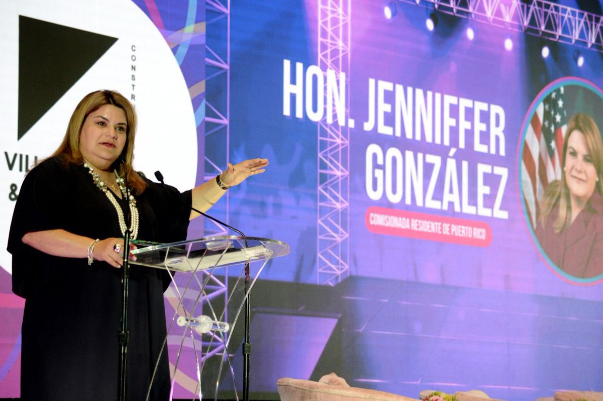 Gracias a <a href="/MujerEmprendePR/">Mujer Emprende Latina</a> por la invitación para motivar a todas las mujeres empoderadas en el evento de ayer y a las recipientes de este año del reconocimiento Mujer Empoderada que con mucho honor recibí de ustedes el pasado año. 

fb.watch/cPRL4Lep3H/