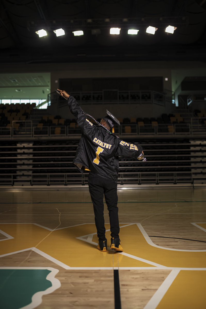 kvngcharlie's tweet photo. Day 5 🎼: 

To my XMB family, I will always cherish the moments I’ve shared with you all. It was my pleasure to help build this band from the bottom up and see it thrive to what it is now. Thank you for my legacy. I love you all 💚! 

       - First Drum Major Signing Out 🎺 https://t.co/i5VRS4ZWwO