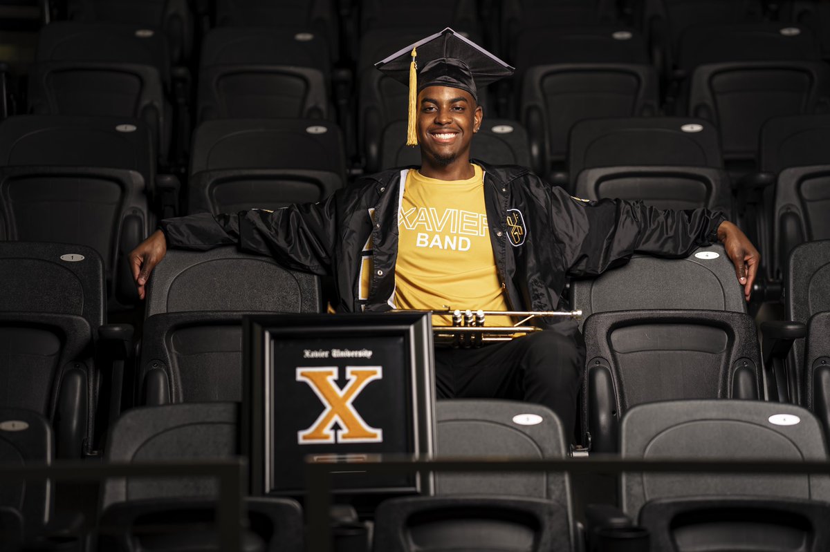 kvngcharlie's tweet photo. Day 5 🎼: 

To my XMB family, I will always cherish the moments I’ve shared with you all. It was my pleasure to help build this band from the bottom up and see it thrive to what it is now. Thank you for my legacy. I love you all 💚! 

       - First Drum Major Signing Out 🎺 https://t.co/i5VRS4ZWwO