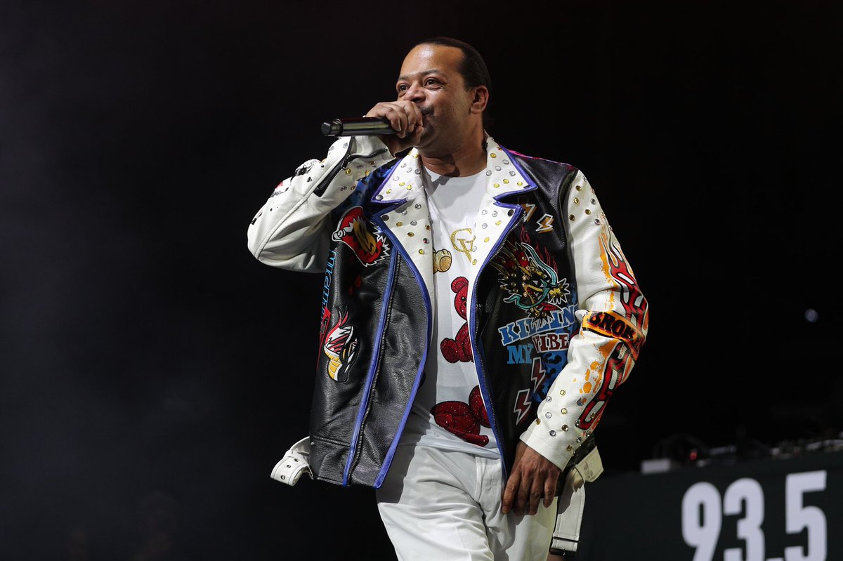 935KDAY's tweet photo. Thank you #KDAYNation for making #KrushGroove ‘22 LIT! After 2 years, y’all energy took over the house that Kobe built! This wouldn’t be possible without y’all! From the entire KDAY staff, Ice Cube, TI, Method Man, Redman, Bone Thugs, DJ Quik &amp; Glasses Malone..THANK YOU!💯🔥💯 https://t.co/yIqgDLPqeK