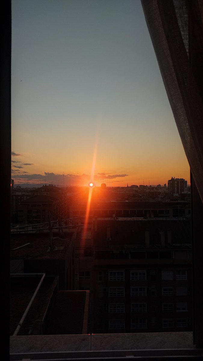 LauraRnb's tweet photo. Buenas y hermosas tardes. 🧡 https://t.co/UNrEUgv9Q7