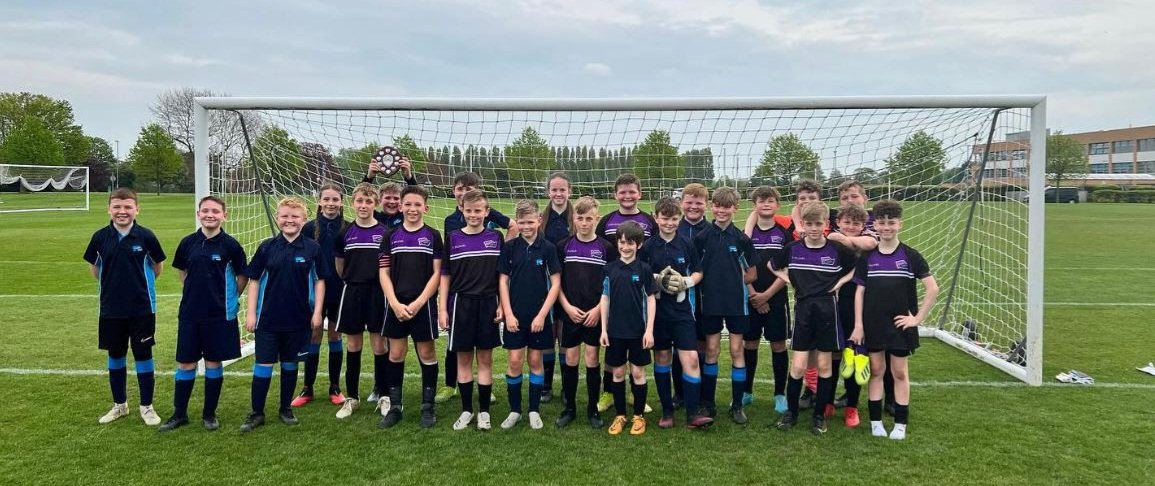 OAWSport's tweet photo. I cannot praise these young men enough today. They showed bravery  and courage to play todays match. It was bigger than football and bigger than the result. Well done @ImminghamOasis #TeamOAW #ProudtobeOAW @OAWintringham https://t.co/iwFeKJ5KhX