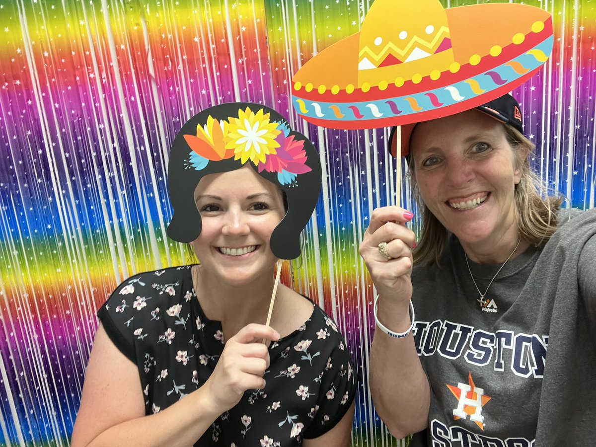 Julie Mayer tweet media