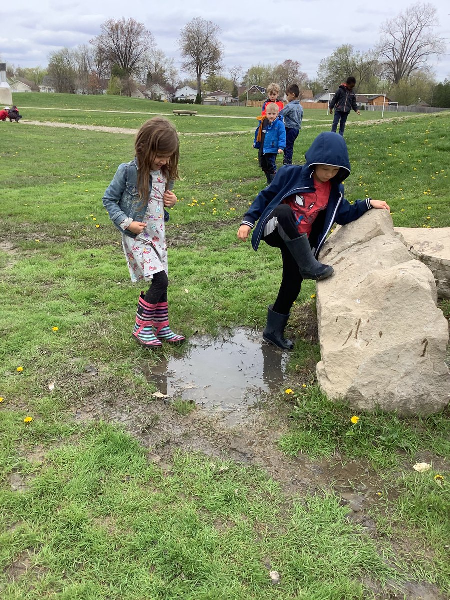 JBrentECE's tweet photo. Hill time fun. No toys. No materials. Just open play and tons of funπ Oh how they love interacting in their world!
#NatureIsAClassroom https://t.co/TaY90i83Zd