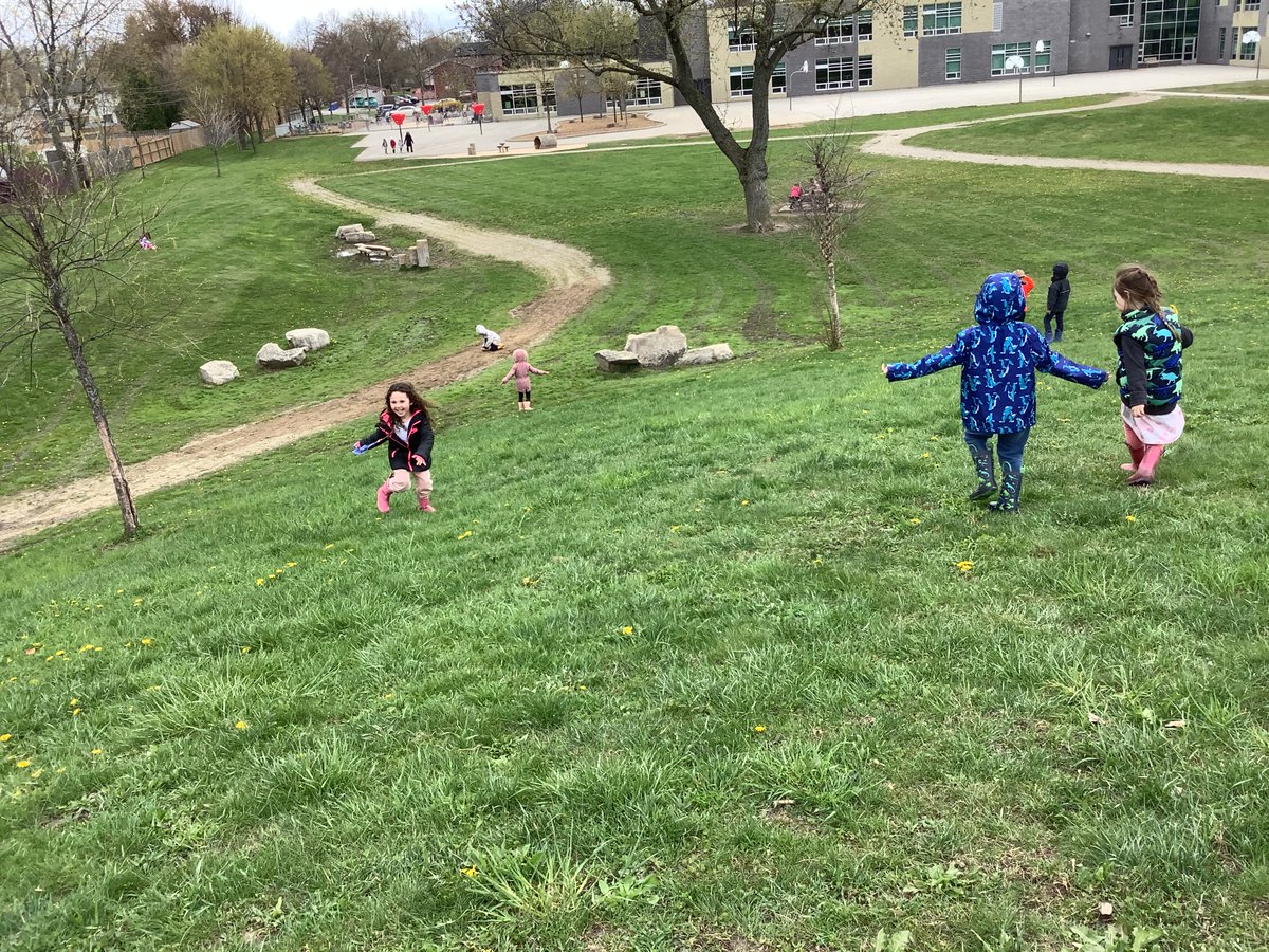 JBrentECE's tweet photo. Hill time fun. No toys. No materials. Just open play and tons of funπ Oh how they love interacting in their world!
#NatureIsAClassroom https://t.co/TaY90i83Zd