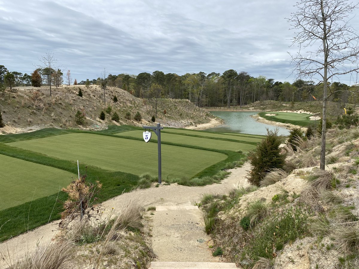 golftour11's tweet photo. 75 fwy, 47 rough, 8 green, 13 surround and 26 tee #toroinfinity heads on the last hole of irrigation greatness!  It’s been an exciting 5 years that’s coming to a close.  Thank you @UnionLeagueGolf @ScottBordner @Patrick112586 #middletownsprinkler @turfeqnate @MikeHartley66 https://t.co/yWLZ100gkh