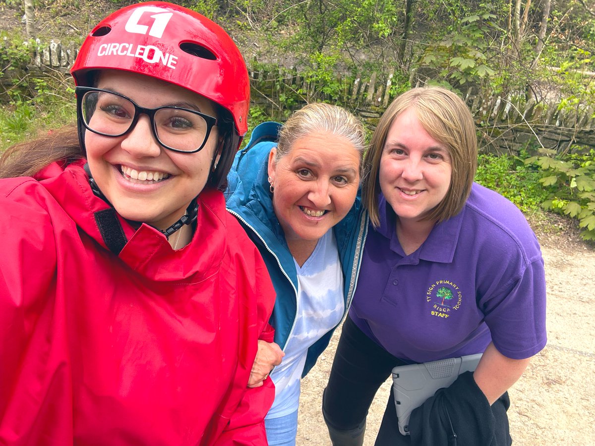 MissPearce22's tweet image. Class 18 team! #pteam #cafeteam 💜🥰🌈 @tysignprimary @MissOrchard29