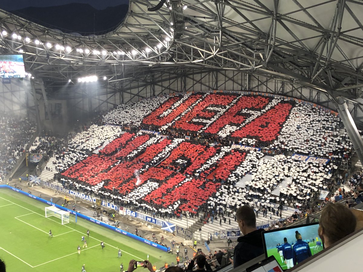 ActuFoot_'s tweet photo. Tifo enflammé au Vélodrome : « UEFA MAFIA » https://t.co/BcPWlqjFQc