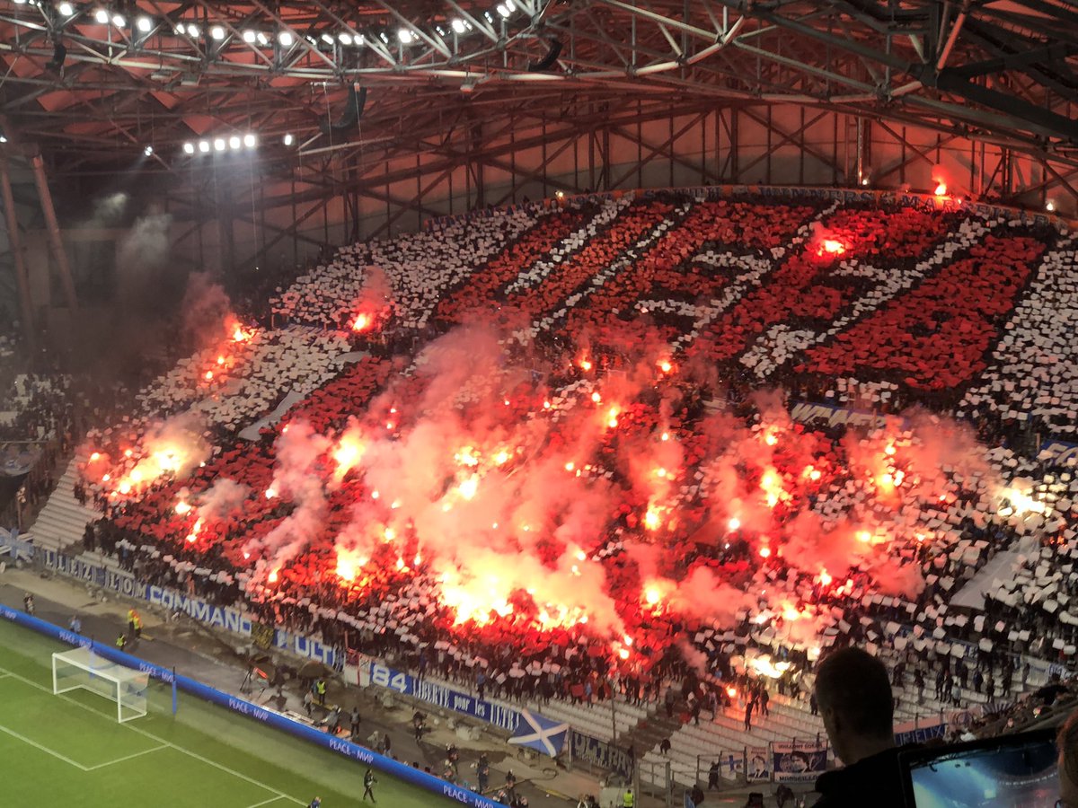 ActuFoot_'s tweet photo. Tifo enflammé au Vélodrome : « UEFA MAFIA » https://t.co/BcPWlqjFQc