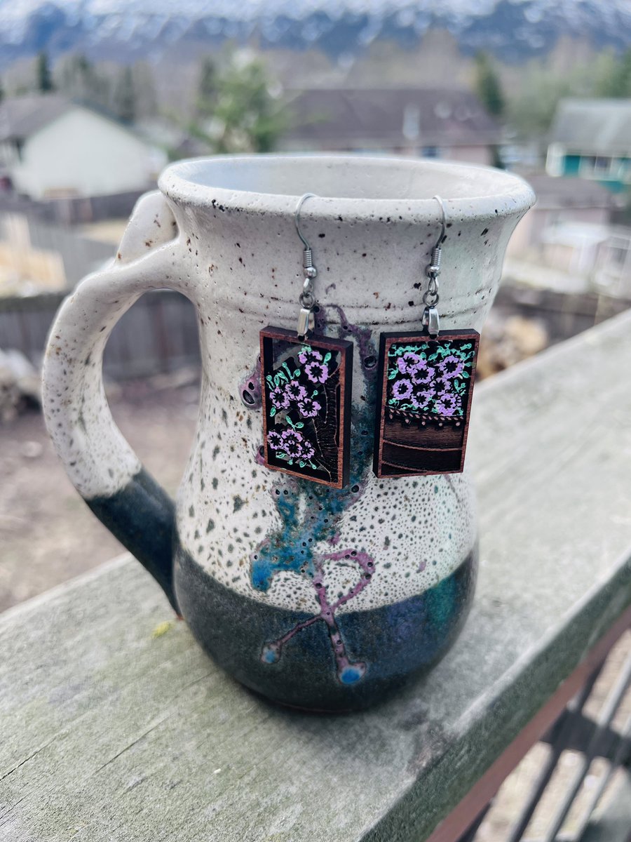 JulieMoraesArt's tweet photo. In love! I didn’t set out to make earrings with my #glowforge but I must use my leftover/scrap wood for something! #glowforgemade #femaleowned #alaskanmaker #alaskaartist #anchorage #poscapen #woodearrings #handcrafted #earrings #madeinalaska #buyalaska #shoplocalalaska https://t.co/khkEkCLOtF