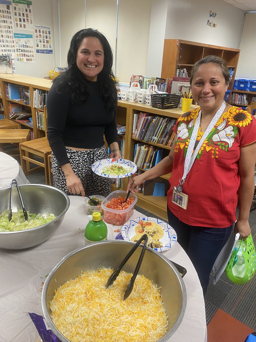 EdwardTitche's tweet photo. Today our tourists traveled to Mexico to celebrate 5 de Mayo with a taco and nacho bar! 🇲🇽 ✈️ #BestTeachersInTheWorld #TitcheTiger #TeacherAppreciationWeek @ACEDallasISD @dallasschools @DianaVNunez @AaronMShannon @samira_salva https://t.co/21KZQ0E5l5