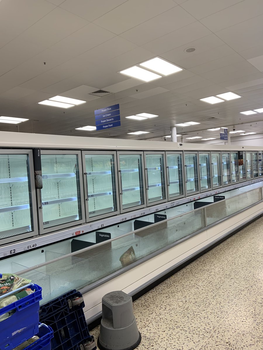 all_electric's tweet photo. @Tesco This is Askham Bar/Tadcaster Road tonight at 7.30pm, when most people who work need to go shopping. What’s the justification for removing EVERY SINGLE ITEM of vegan/vegetarian food and frozen veg from the store please? https://t.co/wQl3sGonhb