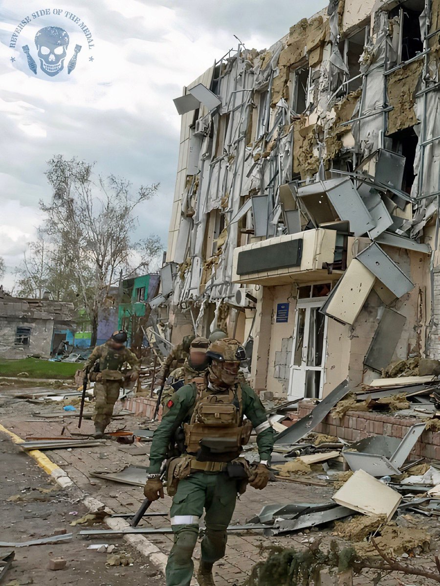 GREY_Z0NE's tweet photo. The stealth infantry of the assault detachments of the “Wagner Group”, which is knocking out an opponent from Popasna in the Luhansk region, which has become one of the hottest spots in the Donbass https://t.co/ASXoGmnllG
