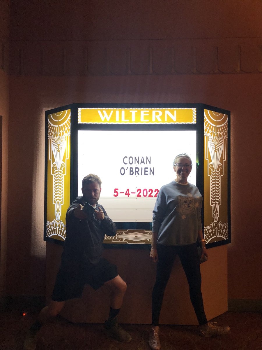 420Florist's tweet photo. Drove 6 hours, spent hundreds of dollars, waited months, only for @ConanOBrien to be late and then sing songs🙄
So we bailed and went to see @anthonyjeselnik instead. 
Who absolutely crushed it!!!🥳
Netflix is a Joke, your production team shouldn’t be. Get it together @TeamCoco https://t.co/wtXQCTmyxw