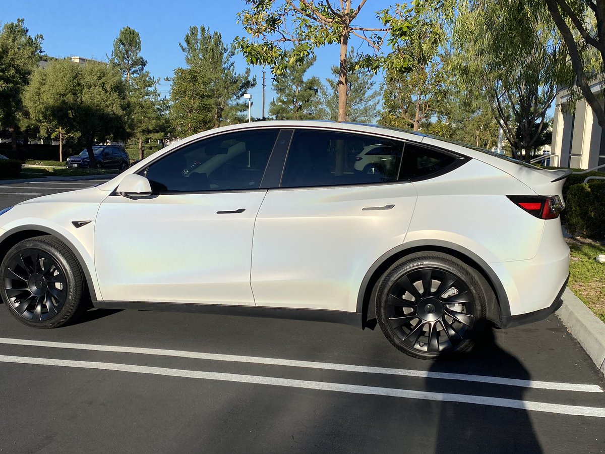 sorrymomisbusy's tweet photo. Dear @elonmusk @Tesla, 

For Mother’s Day I would like my farting powers back while driving 💨

Love,
An Immature Mother and her Tesla named Iris https://t.co/zH4Zhg3jmC