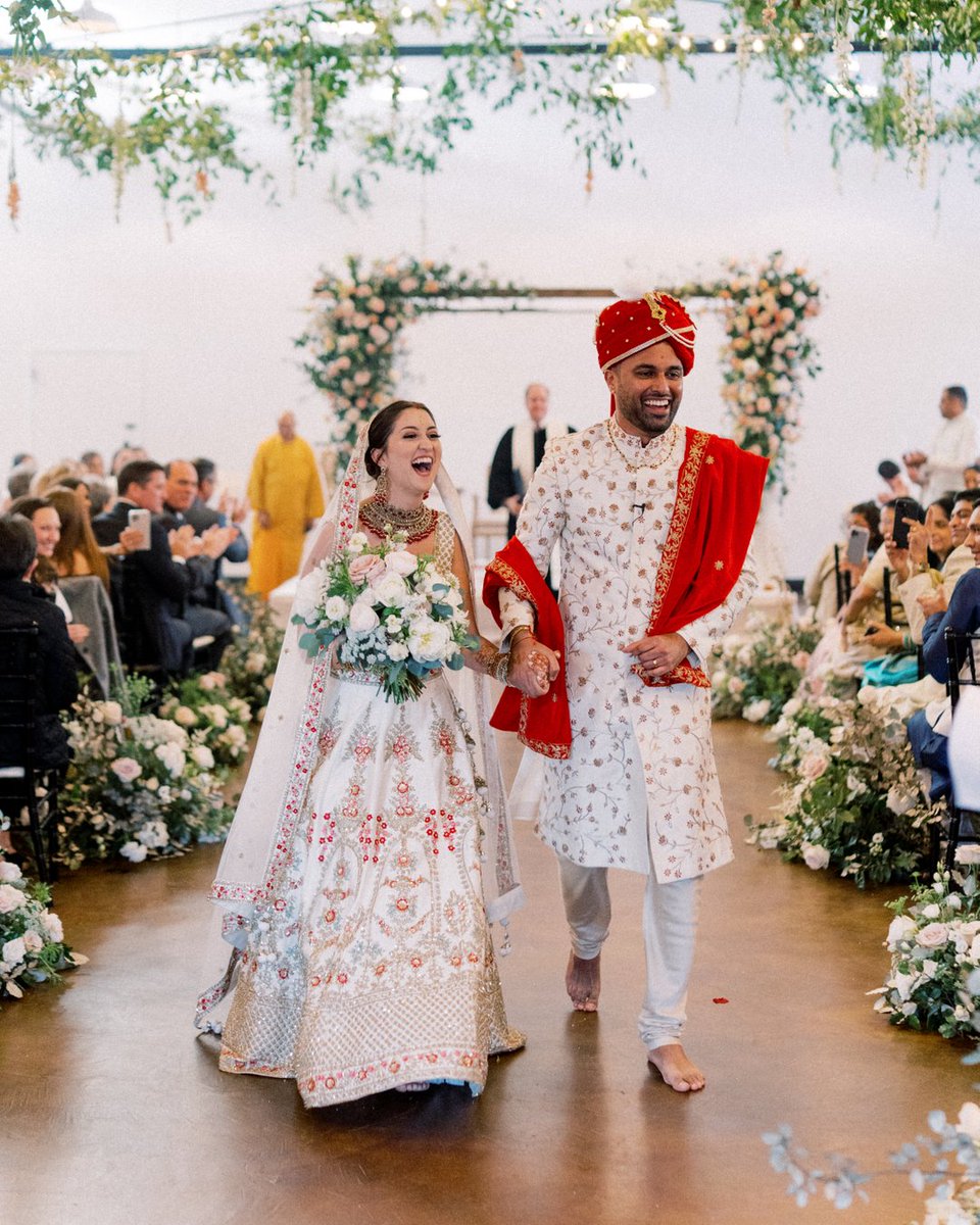 that just married feeling ... 

@markethall1914 @whitakerandatlantic @poshnoshraleigh @greenhousepickersisters @love_cakenc @wateredgardenflorist <a href="/timeless/">Dr. KS Descartin</a>.events.nc @carolinaeliteventures @ce_rental_raleigh 

#destinationphotographer #couplesinlove #bride #fineartengagementphoto