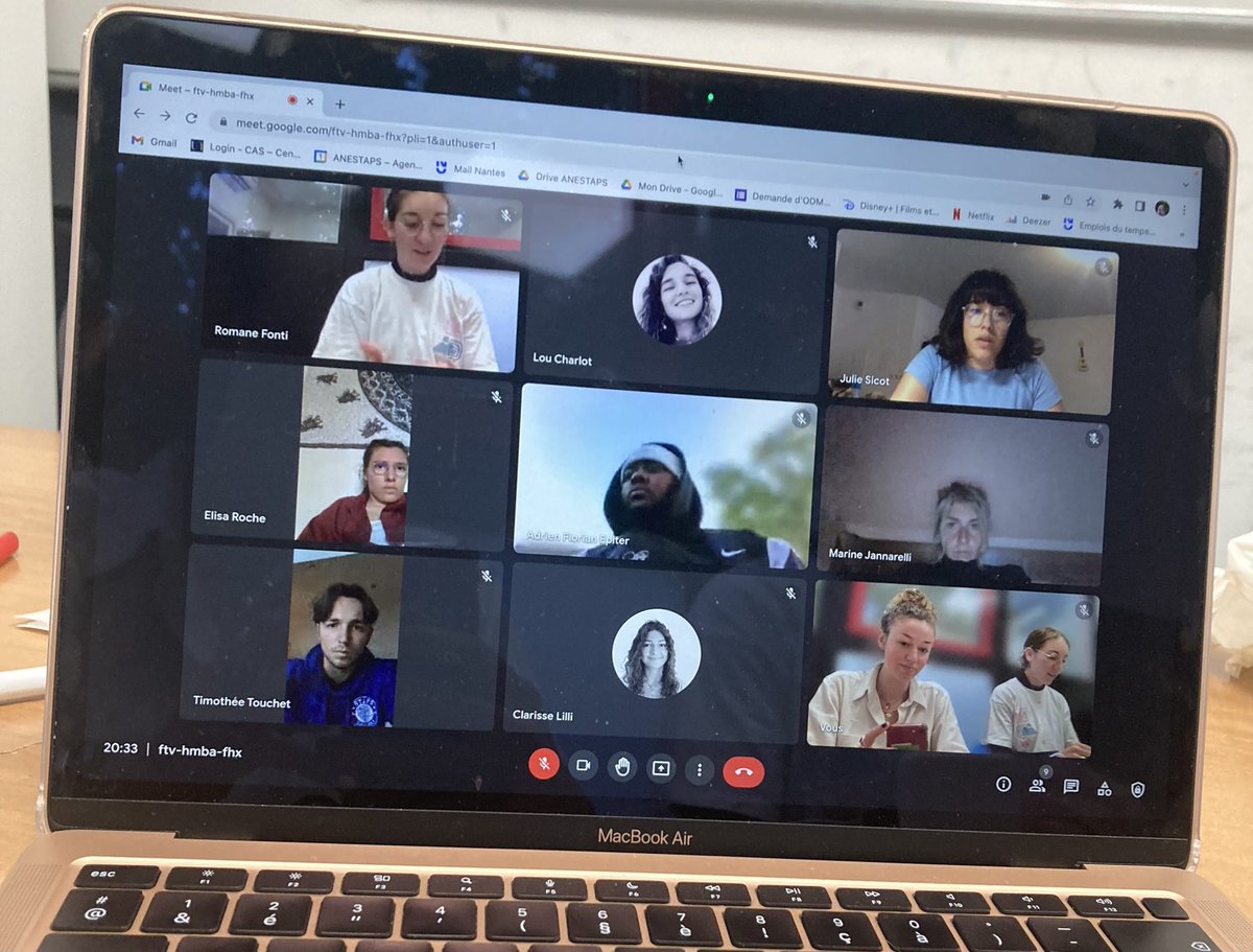 Maelle_FAGE's tweet photo. #Formation | Clap de fin des 2 sessions de formations continues Personne de Confiance des formateurs de l’ @ANESTAPS 🟣

La sensibilisation et la formation sont essentielles pour lutter contre les #VSS et prendre en charge les victimes, l’@ANESTAPS continue d’œuvrer en ce sens 🤝 https://t.co/I5yUZG2wZq