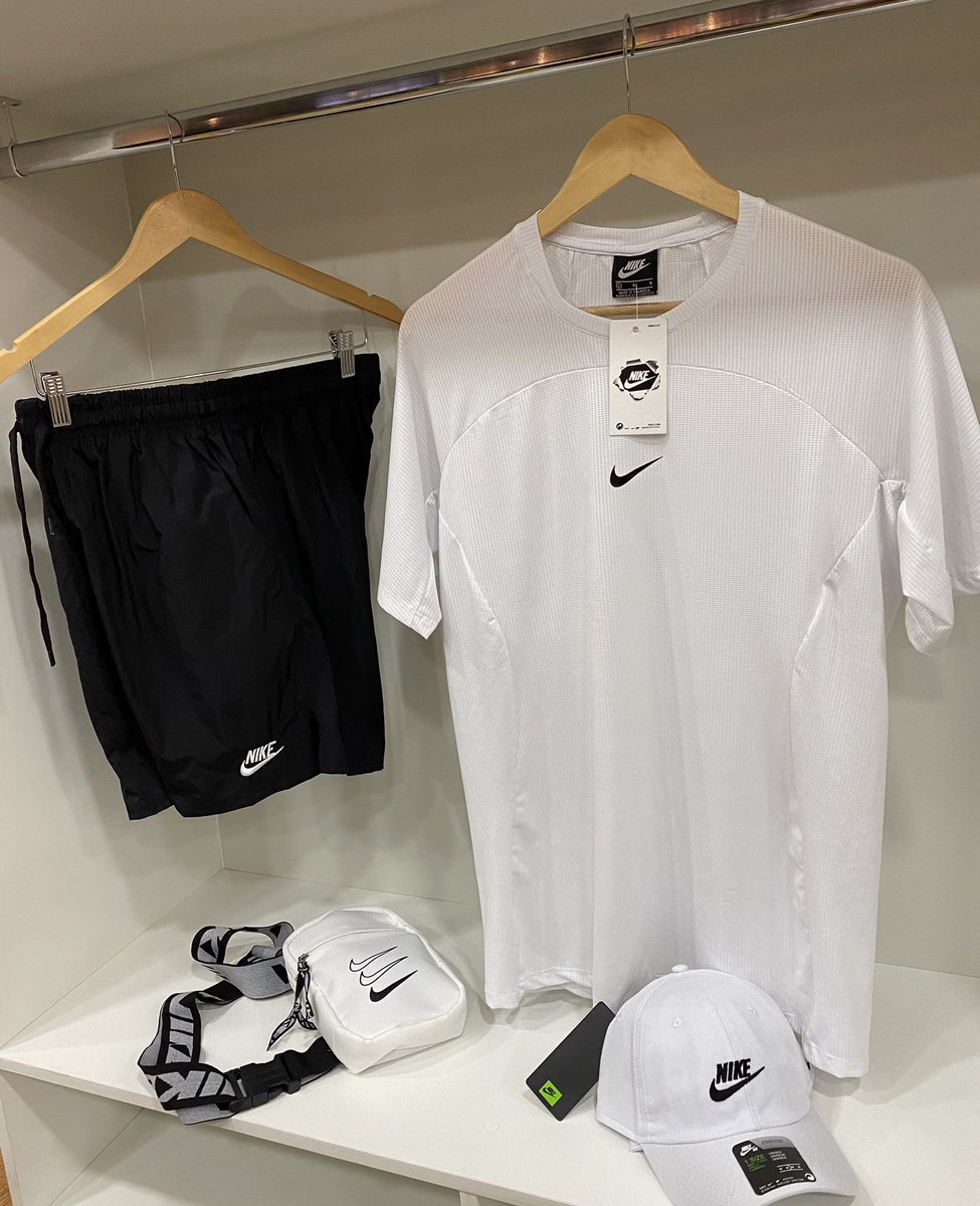 adamdecentral's tweet photo. Nike 🤤 https://t.co/0C0PPRNo1u
