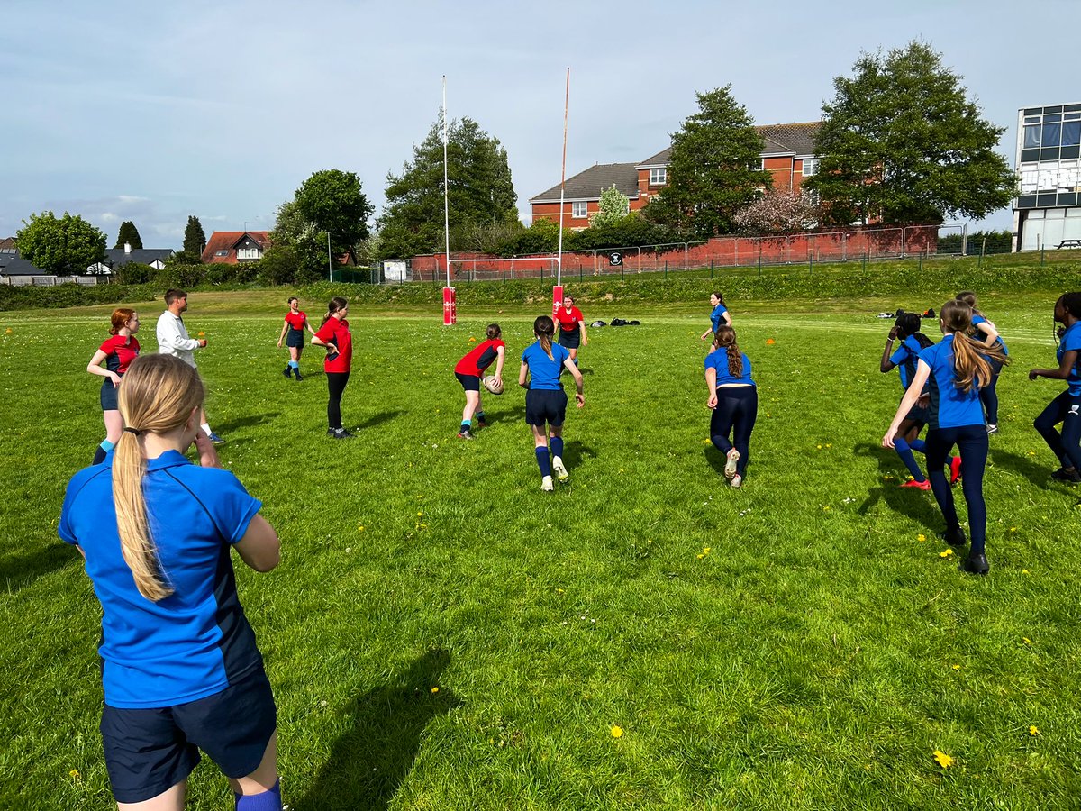 A fantastic afternoon of Year 7 Girls Rugby at Bishop 🙌🏼 Huge thanks to Cardiff High, Glantaf, Bro Edern &amp; Cardiff West for coming along &amp; providing the opportunity for the pupils play 👍🏼🏉
