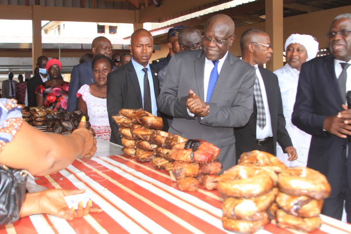 24Yopougon's tweet photo. #Yopougon
Le  Marché de poissons et de la viande de porc situé à la Sideci-lem inaugurés ce jour par le maire @GKAFANA. https://t.co/X8ugZLVwWe