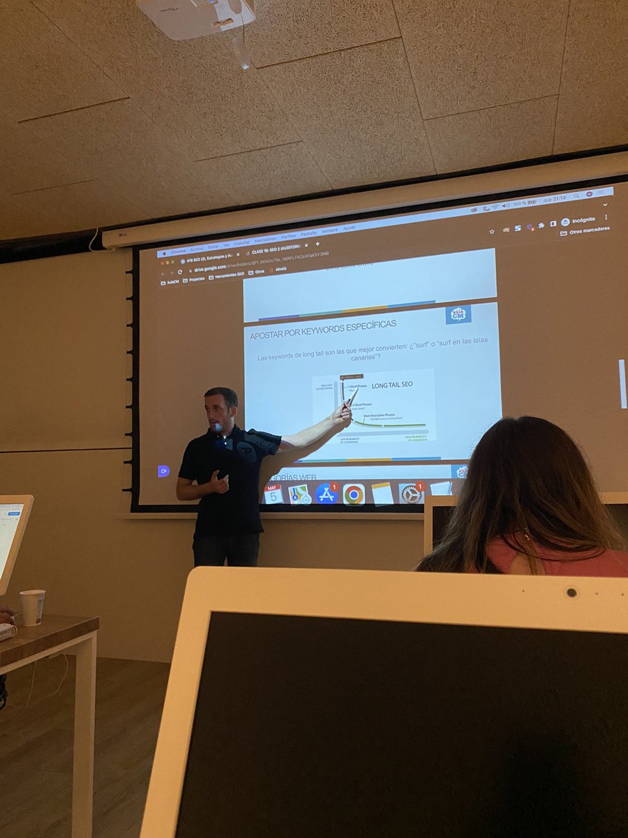mariasantiagoCM's tweet photo. Clase de #SEO con @Carlosalvador_ 💡🚀

Súper interesante y necesario saber posicionar tu marca📲, y mejor aprenderlo en @aulaCM 🤓

#equipo233 #clase19 https://t.co/WZFB0jVYZy