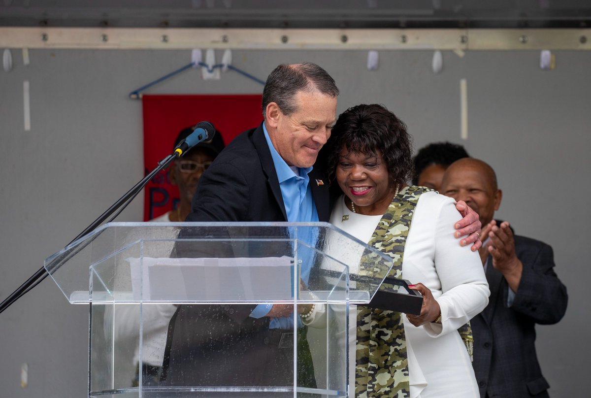 CityofKokomo's tweet photo. During today's National Day of Prayer event, Mayor Moore presented Pastor Sharon Ann Reed with the key to the city for her tireless efforts to better the community. Congratulations, Pastor Reed!! https://t.co/4ifcu9dL6D