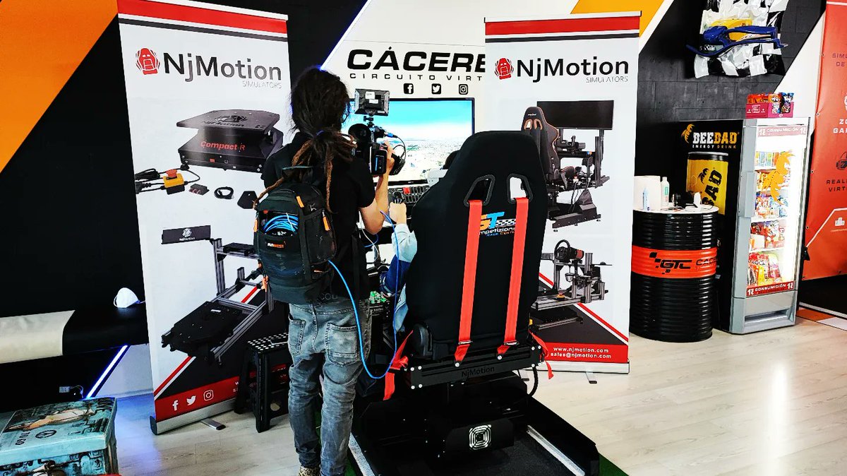 #TV /// Hoy nos ha visitado🎥🎬 @aestahoraex de <a href="/cextremadura/">Canal Extremadura</a> ¡Menudo viajecito se han dado por Egipto...y encima muy muy económico! ¡Ole ole!💃💃
.
Gracias a <a href="/NjMotion/">NjMotion</a> por fabricar este simulador