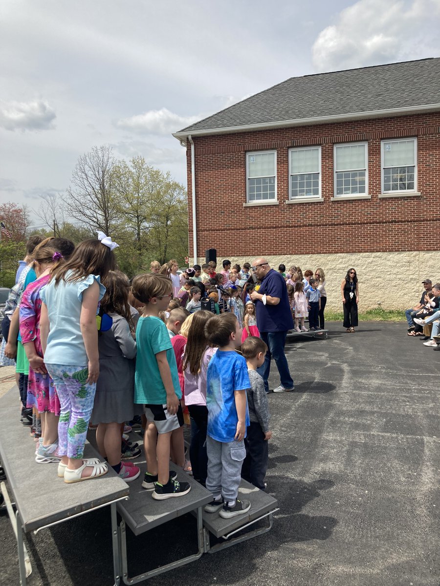 Gillette School tweet media