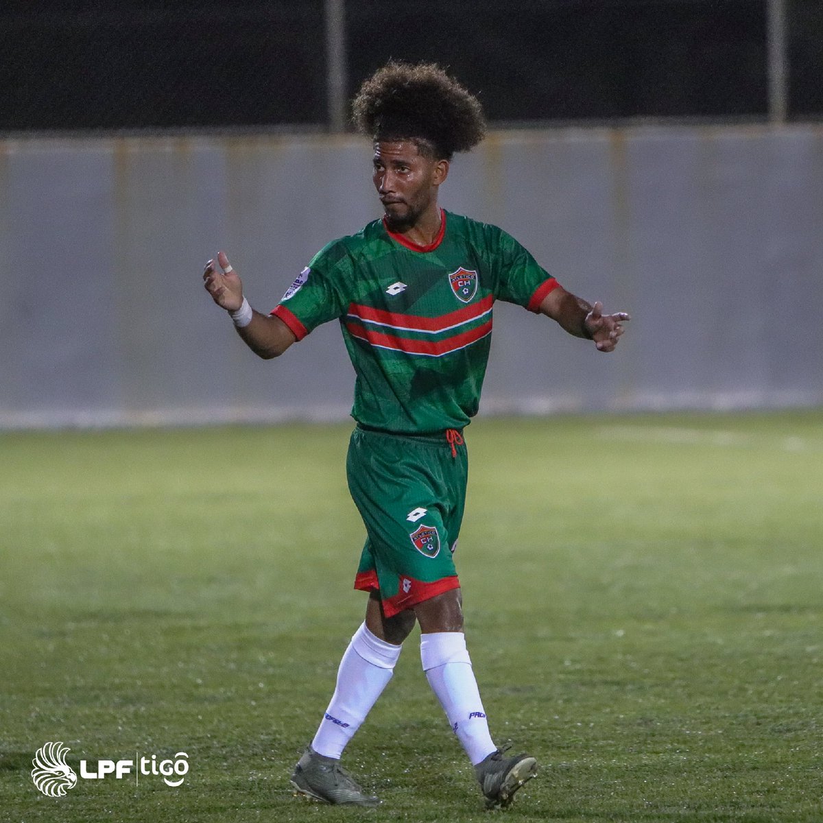 LPFpanama's tweet photo. 𝙒𝙤𝙣𝙙𝙚𝙧𝙠𝙞𝙙 👶🏽🪄
Noche mágica para el juvenil David Checa que nos regaló gran fútbol y un gol que seguro va a recordar.
#LaNuevaEra #DavidCheca #AtlChiriqui https://t.co/r2awuu9Ma9