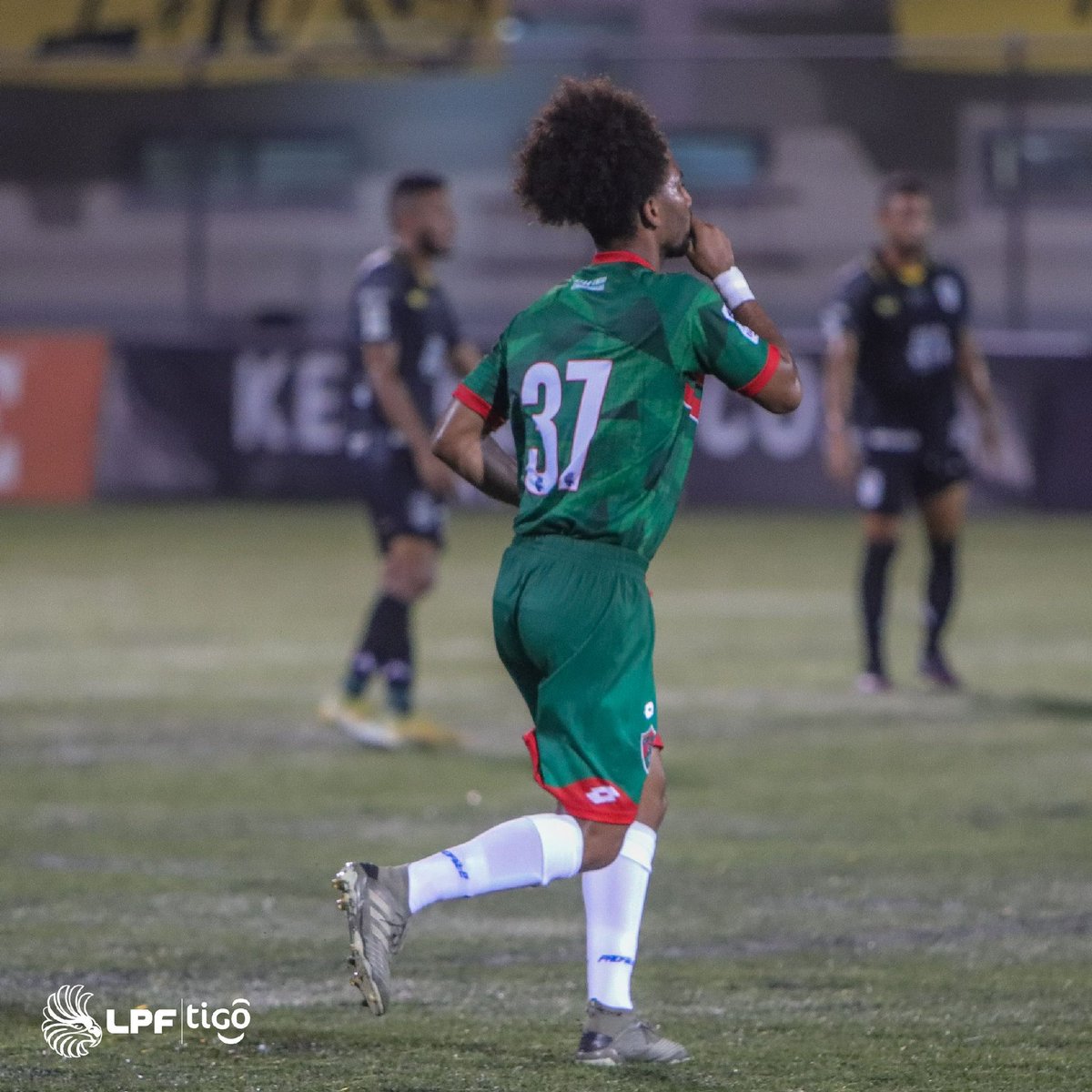 LPFpanama's tweet photo. 𝙒𝙤𝙣𝙙𝙚𝙧𝙠𝙞𝙙 👶🏽🪄
Noche mágica para el juvenil David Checa que nos regaló gran fútbol y un gol que seguro va a recordar.
#LaNuevaEra #DavidCheca #AtlChiriqui https://t.co/r2awuu9Ma9