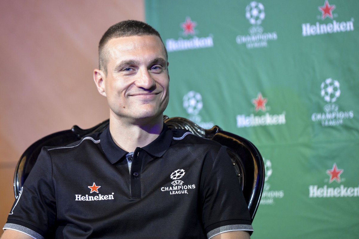 OyeCreative's tweet photo. Today we celebrate the Premier League Hall of Fame 2022 nominee: Nemanja Vidic whom we had an honour of photographing during his UEFA Championships League Trophy Tour.

#nemanjavidic #olthaverlist #heineken #uefachampionsleague #windhoeknamibia  #oyecreativestudio #letscreate https://t.co/Eta2tkaGpV