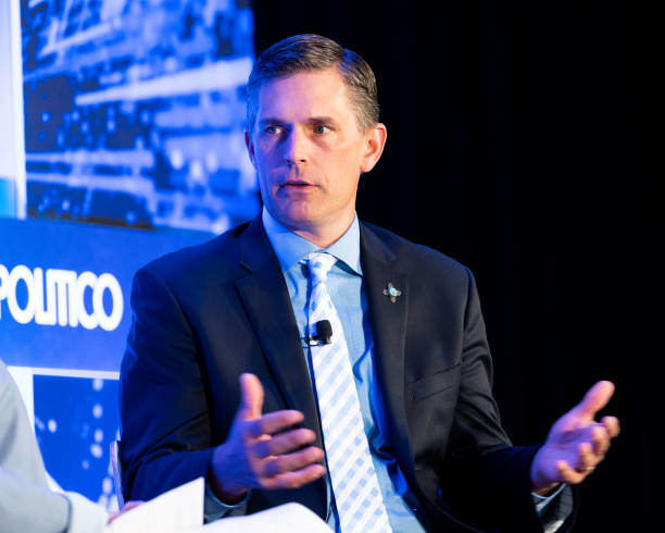 AltosAlt's tweet photo. Today, I got invited to a conference held by Politico in Arizona, to talk to voters on key issues affecting America such as infrastructure, national defense, wealth inequality, and more. @USofMock #VoteUnity https://t.co/qZVvq4BedW
