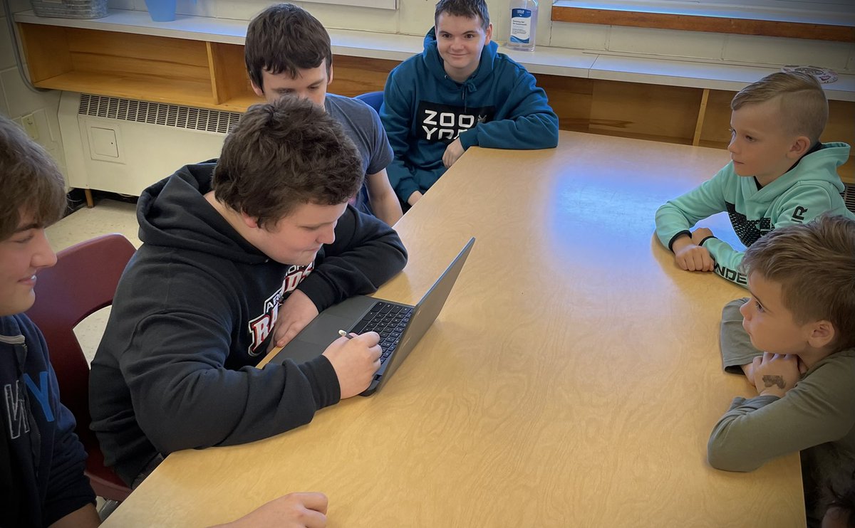 natspratt's tweet photo. So nice to be back collaborating with others! @walzad grade 2’s researching sweet treats with hidden veggies 🥕🥒to make with @ArnpriorDHS grade 10 foods students! Next week we can put our recipes to the test! #partnersinlearning https://t.co/z78rhv4lSG