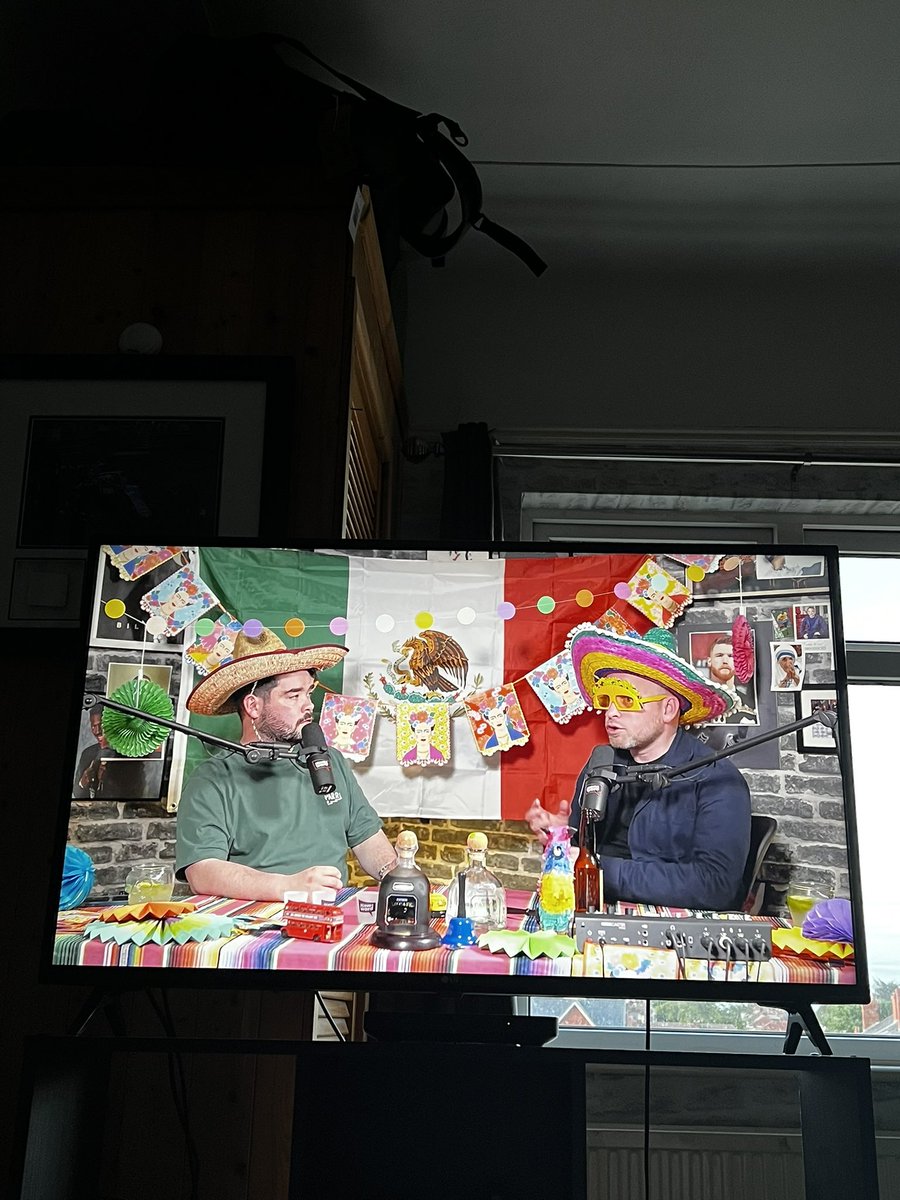 j_egiff0's tweet photo. Unreal content @SenseiCarl_ @adamrowecomedy @DanHasAPodcast @Haveawordpod #HAWlockin https://t.co/ktkA4GAl6x