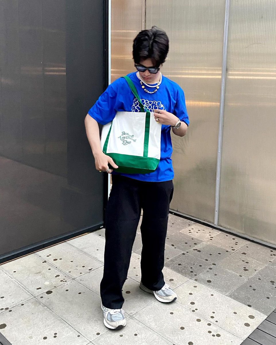 OUTFITtwitt's tweet photo. link pembelian
👕: https://t.co/SjoSfzb4G9
💼: https://t.co/4QXYUayCRE

#outfit #ootdStyle #kekinian #dailyoutfit https://t.co/m5wwyODuJL