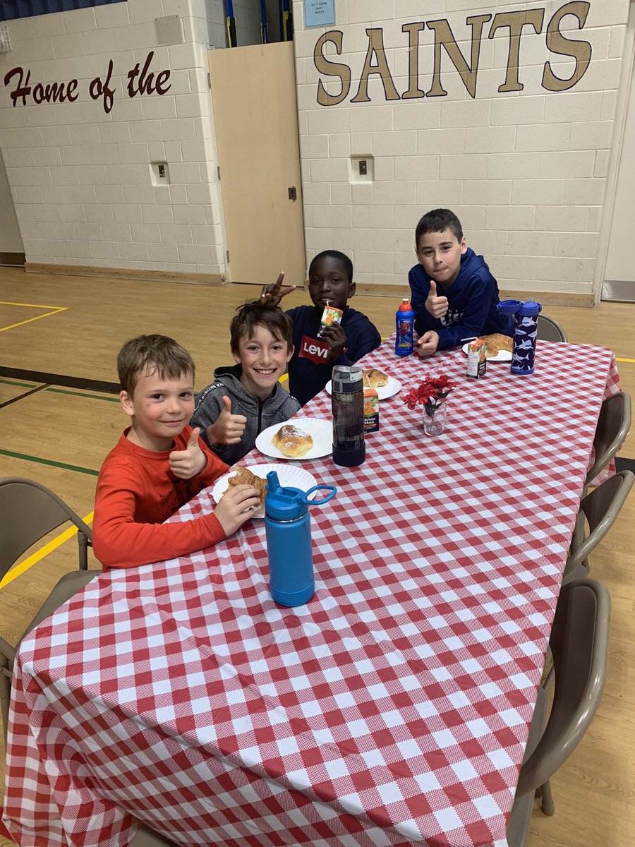 missbryla's tweet photo. Thank you to Mme Lee &amp; Mme Defazio and all student volunteers who helped organize our French café this year. The treats were delicious AND had a blast! 🤗 @SJPIIOakville https://t.co/YnIo1YlBkJ