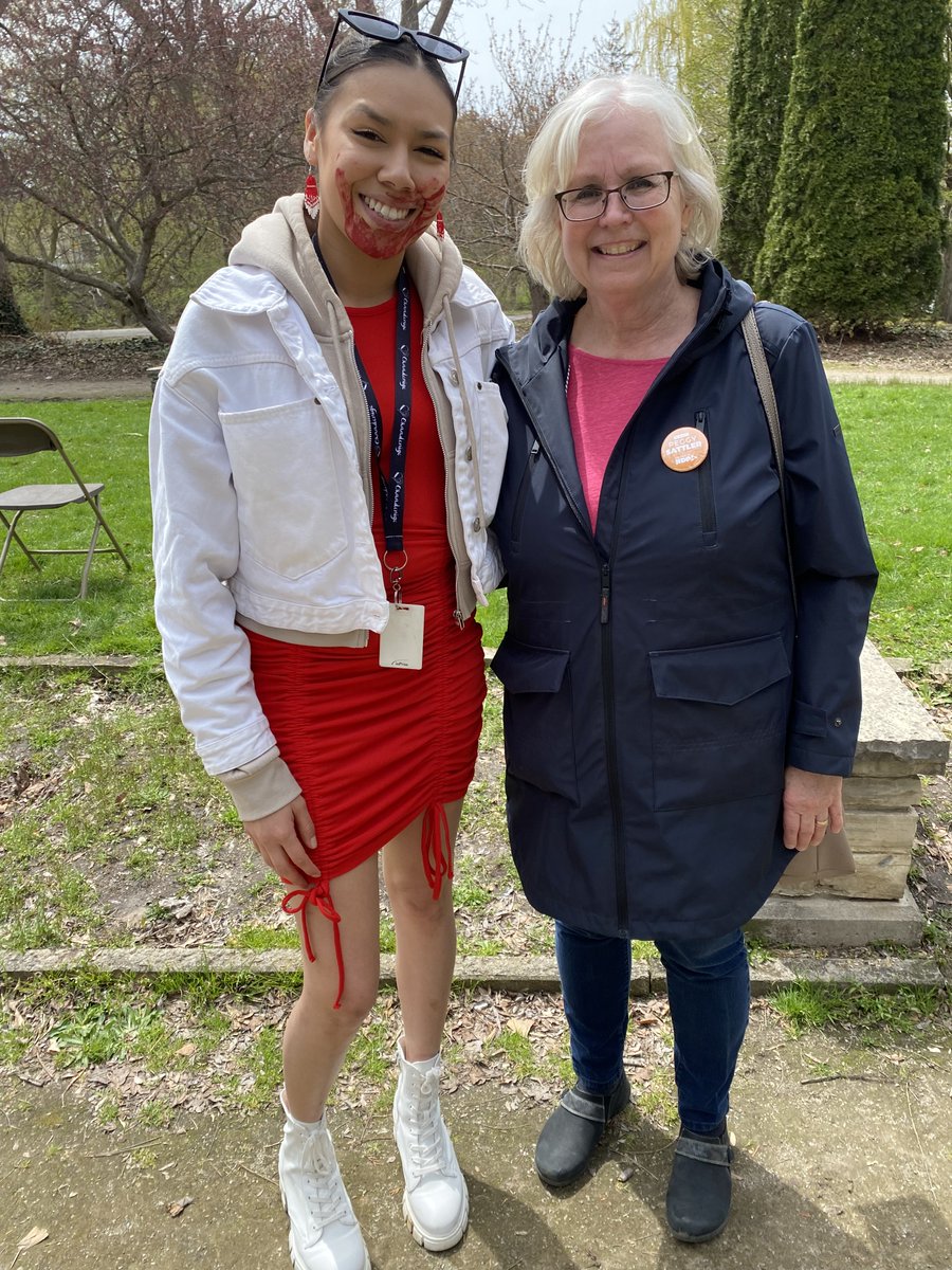 Great to see <a href="/BiishaBiishaKwe/">Sierra Jamieson</a>, 2018 #LeadingWomenLeadingGirls recipient, <a href="/MammaRosati/">Doriana Rosati</a>  from @tvdsb, and Elyssa &amp; Shania from <a href="/atlohsa/">Atlohsa</a> who are doing vital anti-human trafficking work in schools &amp; in the community.