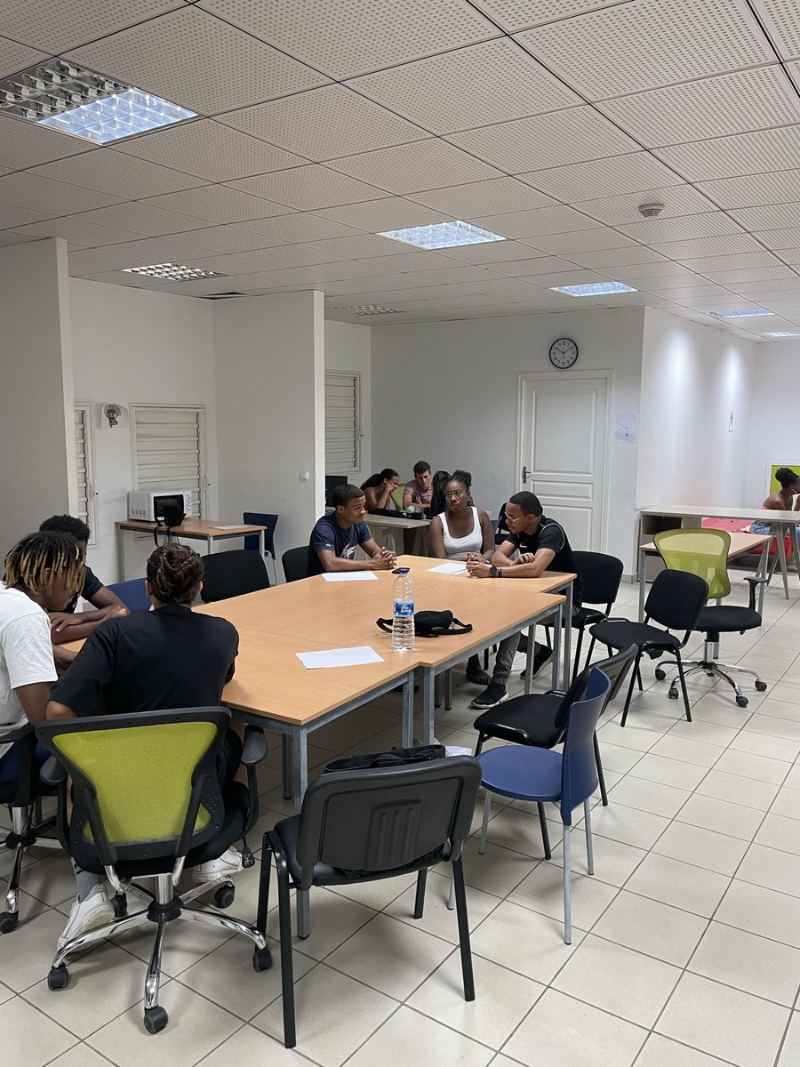 Victor_Trchnt's tweet photo. L’occasion pour l’ @ANESTAPS de faire du lien et de former les bénévoles de l’association @GwadaStaps sur plus de 2️⃣5️⃣ heures de formation !

(2/5) https://t.co/ITIKfB6qNu