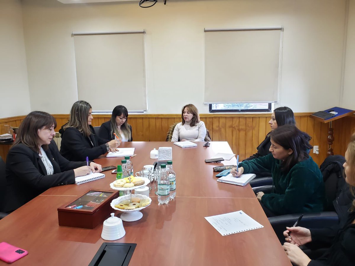 Corafam_PDI's tweet photo. La Presidenta de Corafam, Sandra Ortega Sepúlveda, se reunió con socias de las ciudades de Punta Arenas y Puerto Natales, instancia que fortalece los lazos con las sedes, socias y socios de las regiones extremas del país.  #corafam #atencionpersonalizada #Corafamdeextremoaextremo https://t.co/dgBOTmlCzA