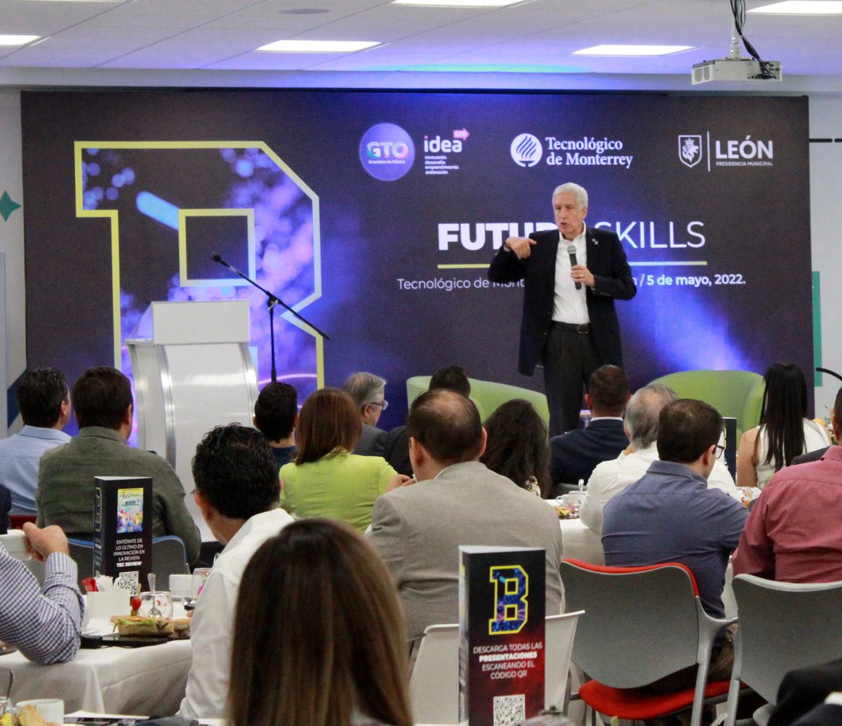 JorgeEnriqueHM's tweet image. Acudí al encuentro #TecBeyond: Future Skills del @TECcampusLEO, un evento encabezado por el Gobernador del Estado @diegosinhue que reunió a integrantes de las primeras cinco generaciones de hombres y mujeres comprometidos con el desarrollo y transformación de #GTO.