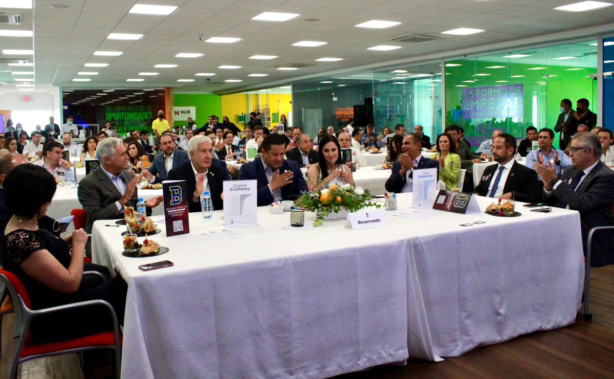 JorgeEnriqueHM's tweet image. Acudí al encuentro #TecBeyond: Future Skills del @TECcampusLEO, un evento encabezado por el Gobernador del Estado @diegosinhue que reunió a integrantes de las primeras cinco generaciones de hombres y mujeres comprometidos con el desarrollo y transformación de #GTO.