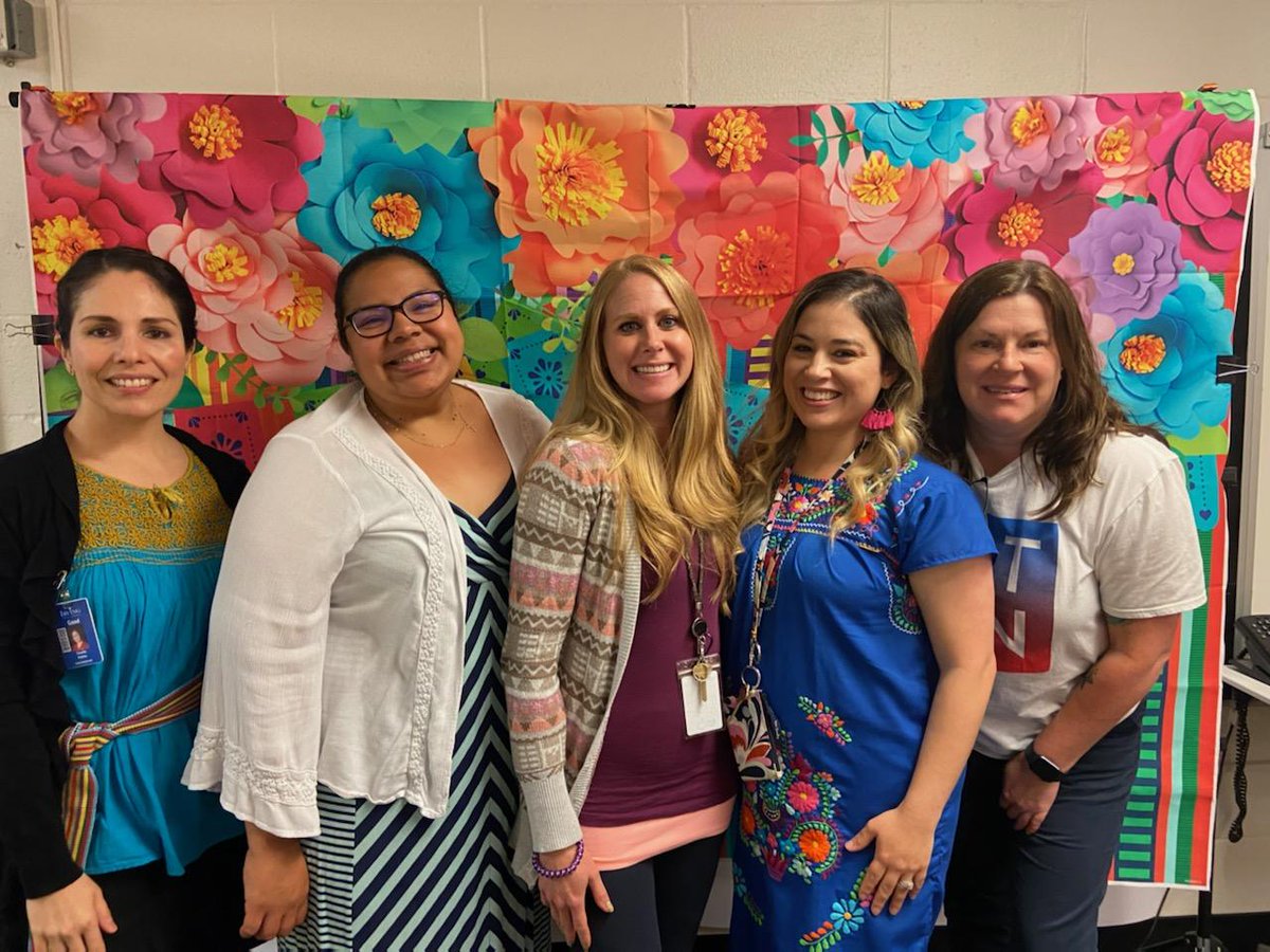 I got lucky that I was scheduled to be <a href="/JohnRGood/">JohnRGood</a> today and enjoyed some authentic tacos for Cinco de Mayo! Love this group of hard working ladies! <a href="/MrsHuber_DLC/">Sylvia Huber</a>