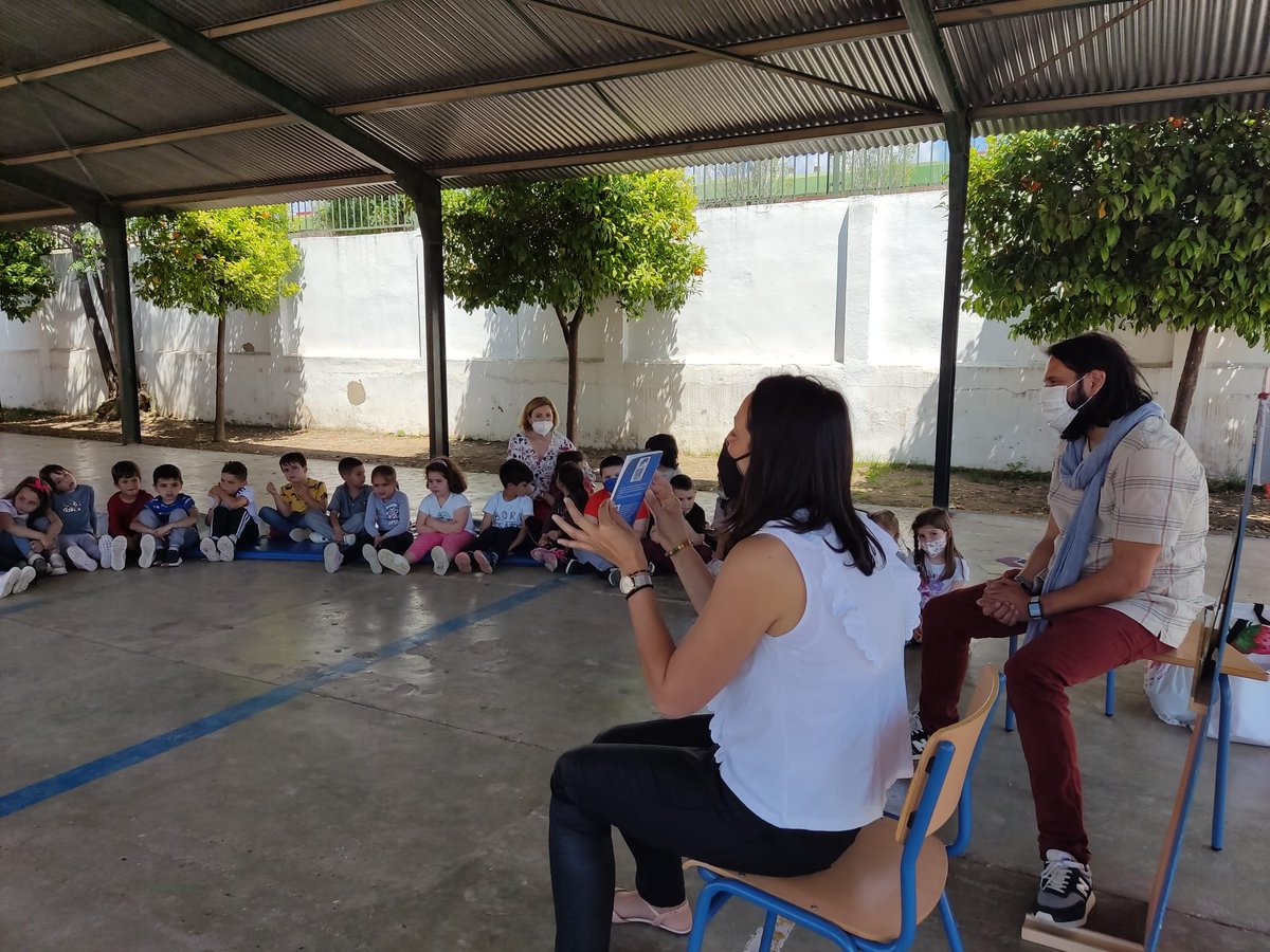Biblioteca Paqui Jiménez Yepes: Encuentro con autora e ilustrador: bibliopaquijimenezyepes.blogspot.com/2022/05/encuen…