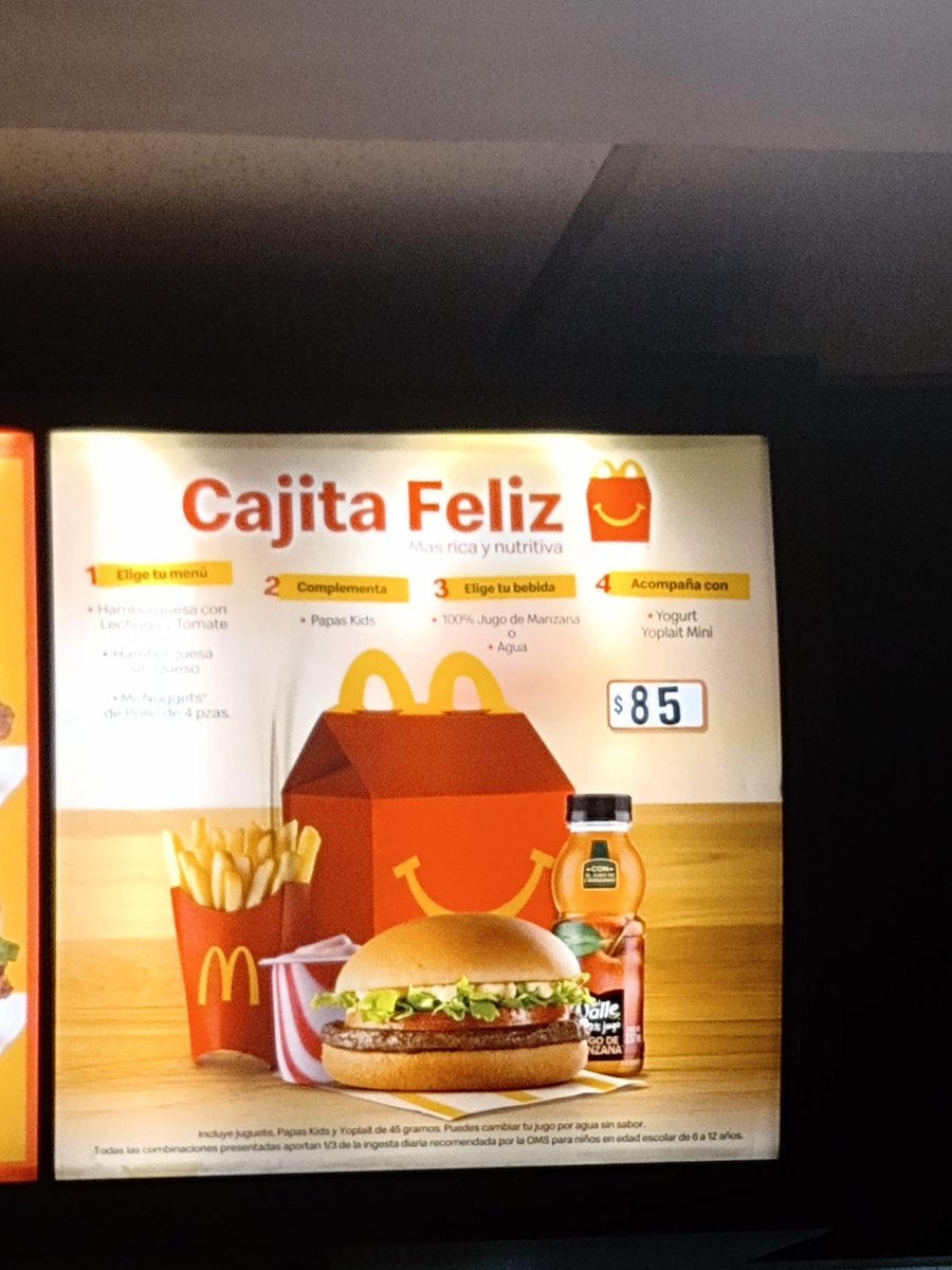 DelvallemJl's tweet photo. @Profeco El día de hoy compre dos cajitas feliz en McDonald's de Jiutepec Mor. su publicidad es engañosa, la "cajita feliz" te la dan en una bolsa. Estoy de acuerdo que quieran ahorrar en la cajita de cartón, pero deben de poner en su publicidad la bolsa en la que te lo sirven. https://t.co/u1UiAc8t9L
