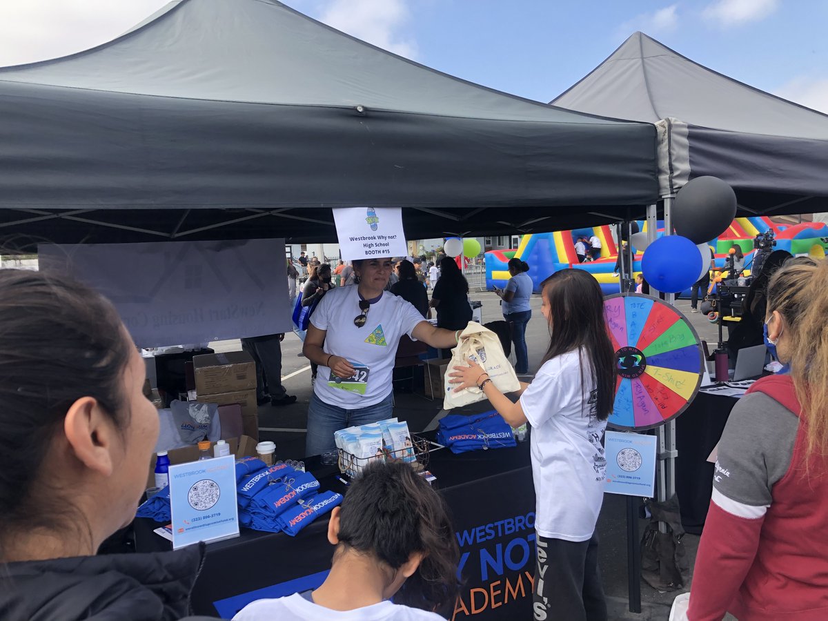 LAPromiseFund's tweet photo. On Sunday, some of our @rwwnhs students, parents, and staff participated in “Running for a Healthier Tomorrow” in the annual @cityofbell 5k! Check out our resilient runners &amp; to see some pics of the resources fair, where participants had a chance to win some cool prizes! https://t.co/YsYIOUMi3v