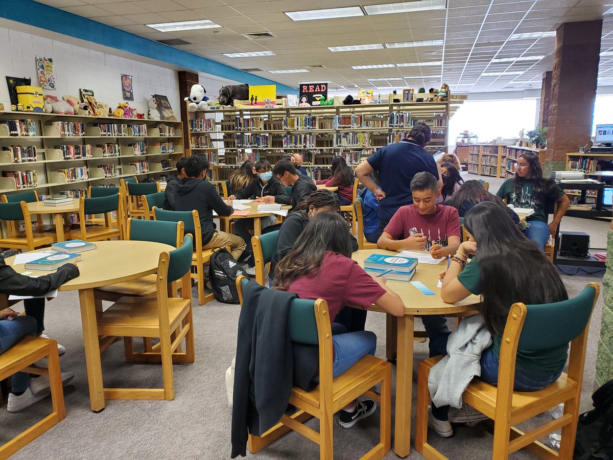 SBrandon_MMS's tweet photo. Paint chip poets wow with some amazing poetry! @DrCarrasco_MMS @Melissab_MMS #TeamSISD #SISDLibraries #SISD_READS #MHSLibrarians #RAMS_READ https://t.co/ZJPhngC1az