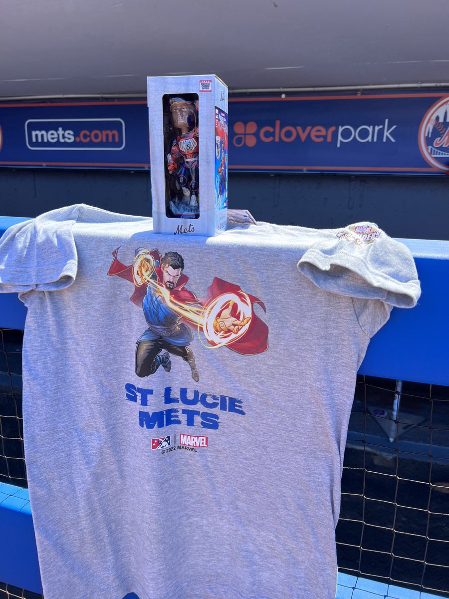 stluciemets's tweet image. 🚨GIVEAWAY ALERT 🚨 Follow us and retweet this for a chance to win a Dr. Strange T-shirt, Marvel bobble head and 4 tickets to our next Marvel Defenders of the Diamond Night on July 16th!