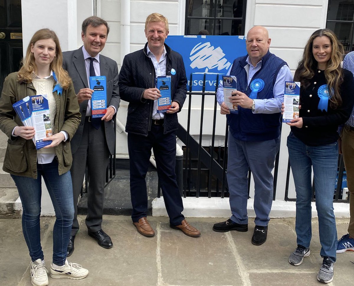 GregHands's tweet photo. Win or lose tonight, our young Conservative candidates in Chelsea Riverside and Sands End, Fulham, have been absolutely phenomenal!

They have worked incredibly hard and I am so proud of them! 

As young as 22 years old, a huge credit to the @Conservatives! https://t.co/F2cBzsCygh