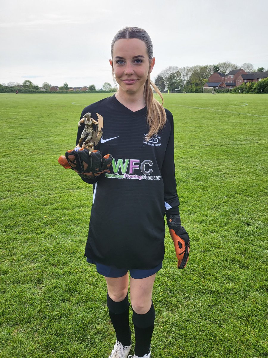 tommoPEdept's tweet photo. What a day to be a Tommo Girls Footballer!!!!
U14's beat Castle Rock 2-0, goals for Charlie &amp; Summer. Player of the match Izzy. U16's won 6-1, goals for Ellabelle (3), Poppy, Lina, Caitlin. Player of the match Erynn. Both teams were stunning. An amazing way to finish the season. https://t.co/JCXr33NFku