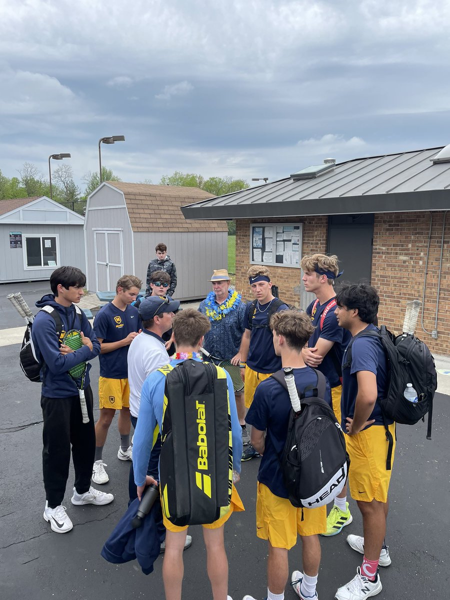 LetsGoBigMoe's tweet photo. Senior Day🔥🔥 #BeatSycamore https://t.co/lAvp44Q7CI